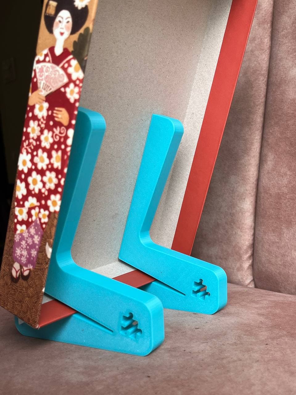 Puzzle box stand - Travel Edition view 1